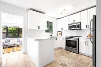 1430 NE 16th Ave in Fort Lauderdale, FL - Building Photo - Building Photo