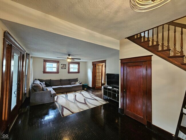 814 E Raymond St in Indianapolis, IN - Building Photo - Building Photo