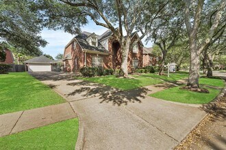 4010 Misty Morn Ln in Sugar Land, TX - Building Photo - Building Photo