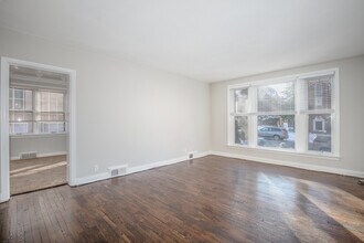 7535 Oxford Dr, Unit 1E in Clayton, MO - Foto de edificio - Building Photo