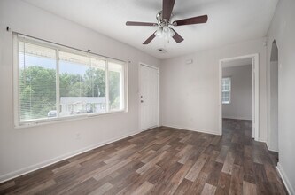 1043 Mountain Crest Dr in Kings Mountain, NC - Building Photo - Building Photo