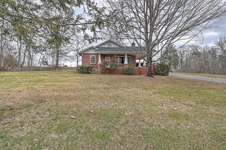 6456 Blue Springs Pkwy in Mosheim, TN - Building Photo - Building Photo