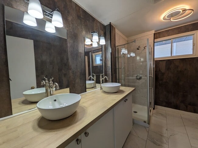 property at 98 Glendale Rd