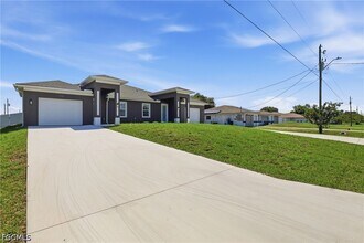 721 Ivan Ave S in Lehigh Acres, FL - Building Photo - Building Photo