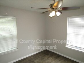 1915 Hearthstone Dr in Austin, TX - Building Photo - Building Photo