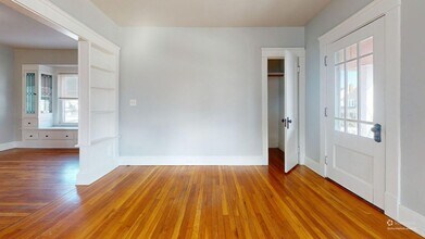 2046 Wyandotte Ave in Lakewood, OH - Building Photo - Building Photo