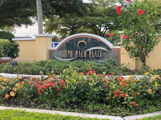 7630 Westwood Dr in Tamarac, FL - Building Photo - Building Photo