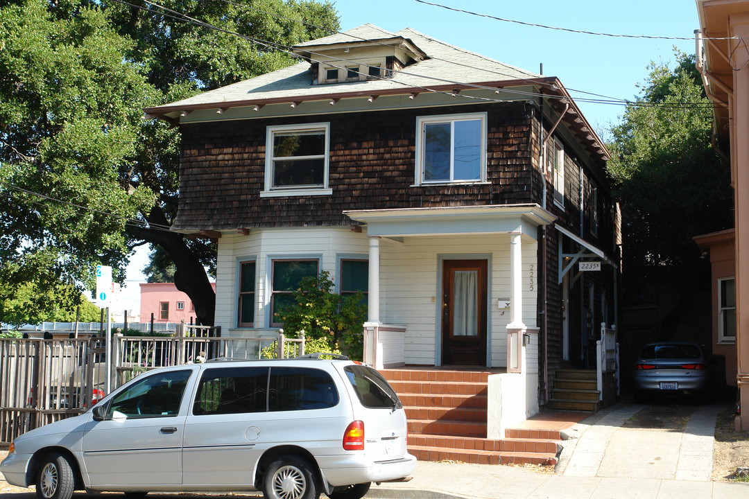 2235 Haste St in Berkeley, CA - Building Photo