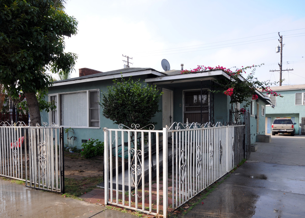 2544 Cudahy St in Los Angeles, CA - Foto de edificio