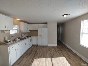 2821 Hillcrest Ave in Pensacola, FL - Building Photo - Building Photo