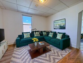 235 E Eagle St, Unit 3 in Boston, MA - Building Photo - Building Photo