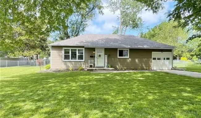 property at 124 N Pine St