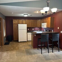 715 Shepherds Dr in West Bend, WI - Building Photo - Building Photo