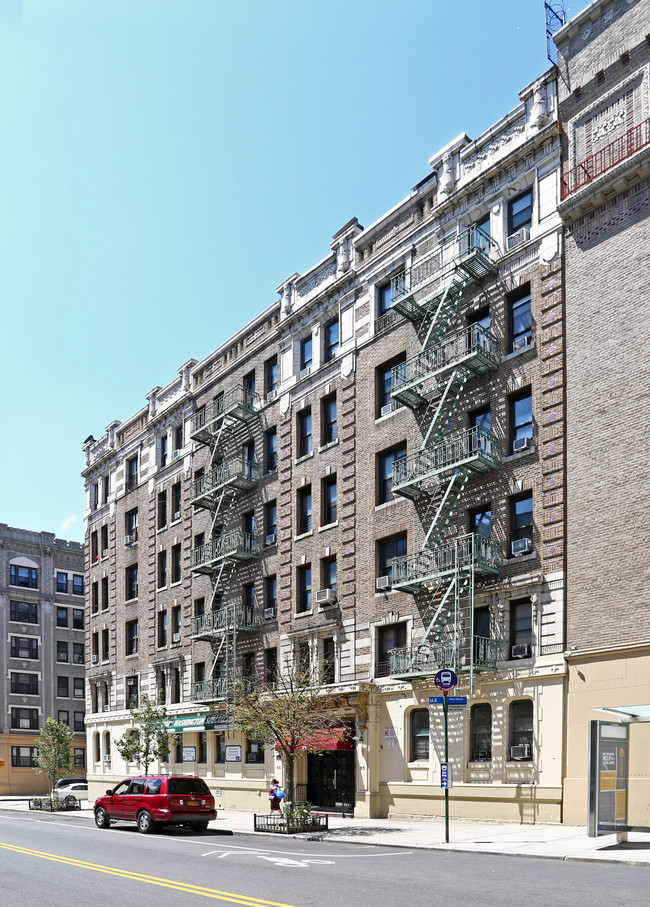 65 Fort Washington Ave in New York, NY - Building Photo - Building Photo