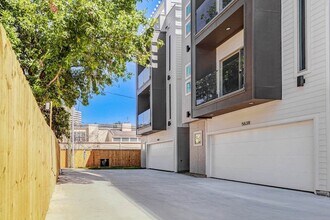 5634 Dolores St in Houston, TX - Foto de edificio - Building Photo