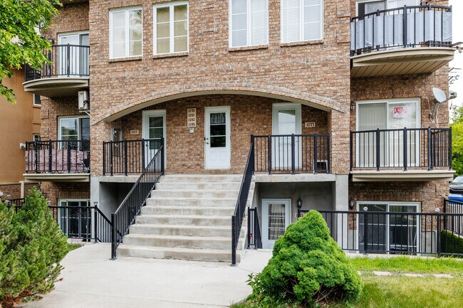 1395 Jarry Boul in Laval, QC - Building Photo - Building Photo