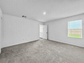 5830 Starling Dr in Baytown, TX - Building Photo - Building Photo
