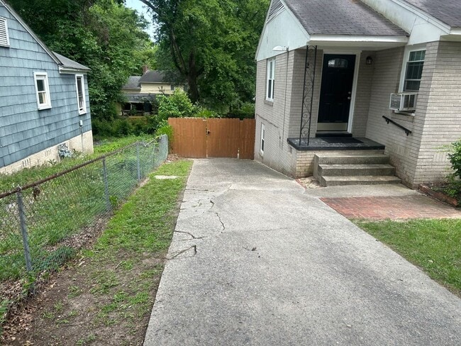 1810 Atascadero Dr in Columbia, SC - Building Photo - Building Photo