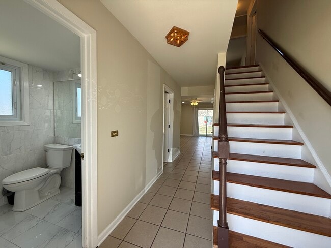 1874 Windward Ln in Hanover Park, IL - Building Photo - Building Photo