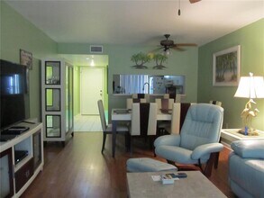 4733 Winslow Beacon in Sarasota, FL - Building Photo - Building Photo