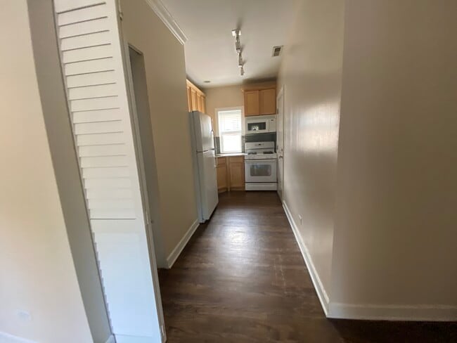 3246 N Clifton Ave, Unit 2BD