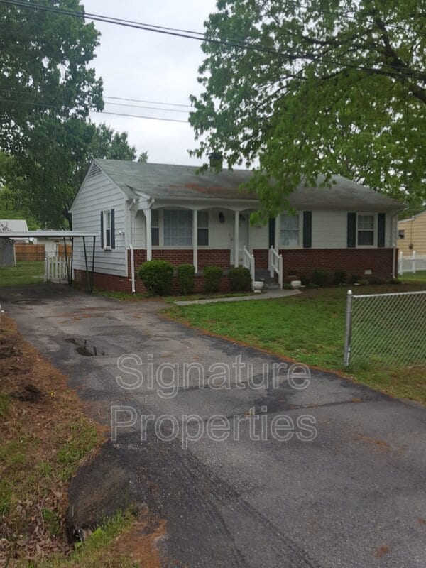 property at 5707 Upp St