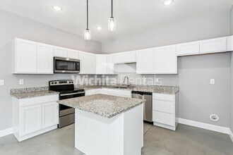1006-1006 W 55th St S in Wichita, KS - Building Photo - Building Photo