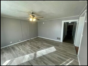 323 Jackson St in Warrensburg, MO - Building Photo - Building Photo