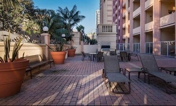 388 E Ocean Blvd in Long Beach, CA - Foto de edificio - Building Photo