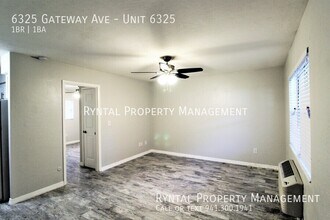 6325 Gateway Ave in Sarasota, FL - Foto de edificio - Building Photo