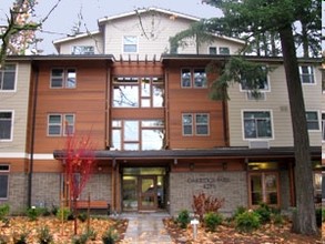 Oakridge Park Apartments in Lake Oswego, OR - Building Photo - Building Photo