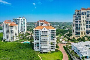20 Seagate Dr in Naples, FL - Building Photo