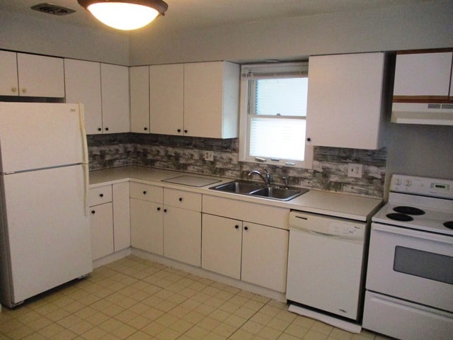 224 Robinhood Ln, Unit W in Bloomington, IL - Building Photo - Building Photo