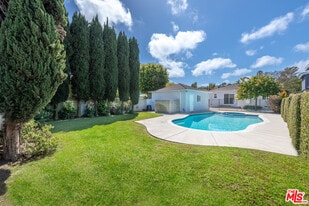 2918 Castle Heights Ave in Los Angeles, CA - Building Photo