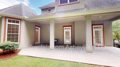 385 Mistletoe Trail in Hendersonville, NC - Building Photo - Building Photo