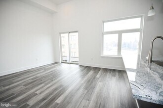 6164 Ridge Ave in Philadelphia, PA - Building Photo - Building Photo