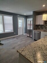 7 Main St in East Hampton, CT - Building Photo - Building Photo