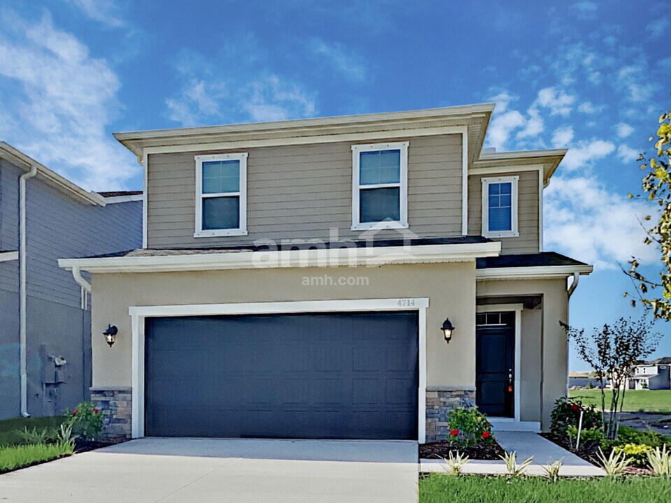 4714 Reisswood Loop in Palmetto, FL - Building Photo