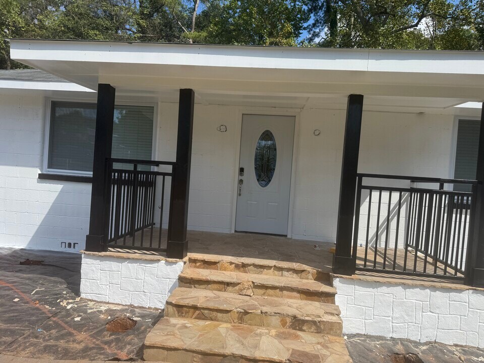 961 Eastside Dr SE in Marietta, GA - Building Photo