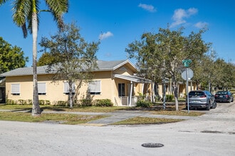 Verde Gardens in Homestead, FL - Building Photo - Building Photo