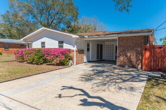 611 Lang Rd in Fort Walton Beach, FL - Building Photo - Building Photo