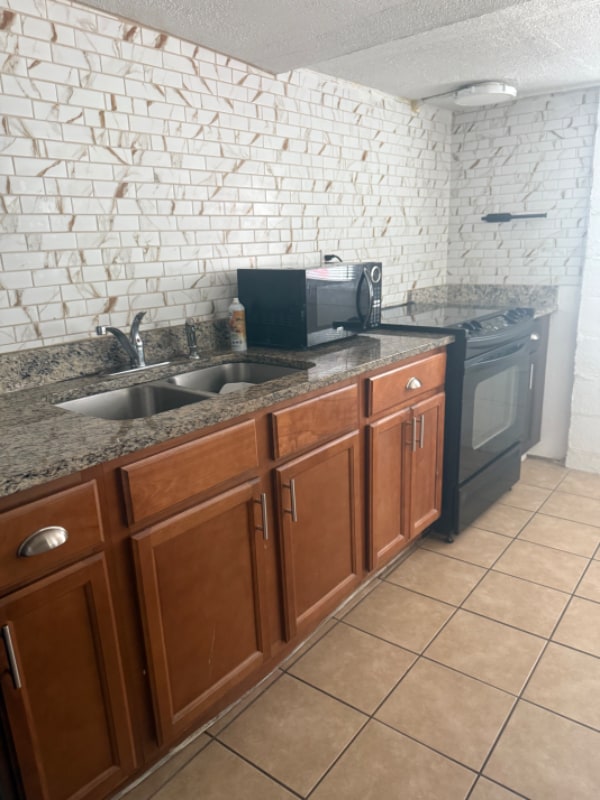 23 S Hollywood Ave in Daytona Beach, FL - Building Photo - Building Photo