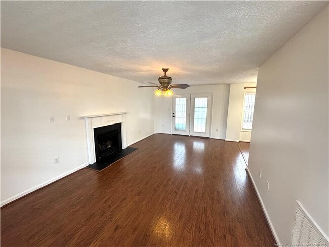 1050 Roundabout Rd in Cameron, NC - Building Photo - Building Photo