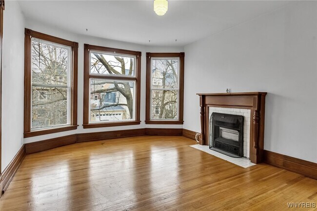 575 Auburn Ave in Buffalo, NY - Building Photo - Building Photo