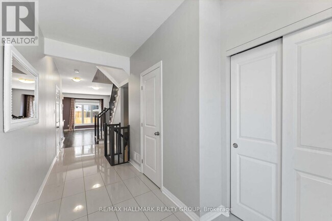 900 Littlerock St in Ottawa, ON - Building Photo - Building Photo