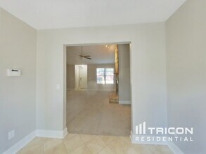 2435 Burns Dr in Middleburg, FL - Building Photo - Building Photo