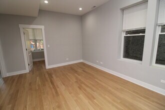 1411 W Taylor St in Chicago, IL - Building Photo - Building Photo