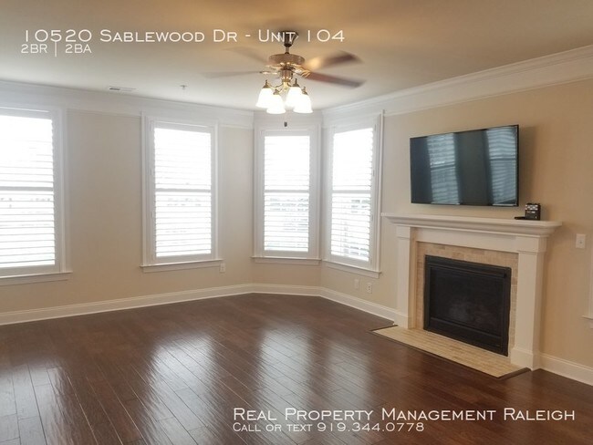10520 Sablewood Dr-Unit -Unit 104 in Raleigh, NC - Foto de edificio - Building Photo