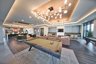 Solaris House at Uptown ATX in Austin, TX - Foto de edificio - Building Photo