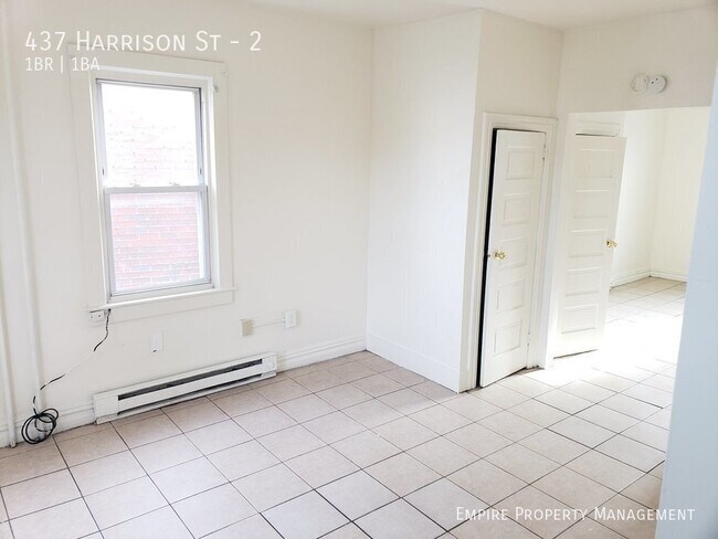 437 Harrison St-Unit -2 in Allentown, PA - Foto de edificio - Building Photo
